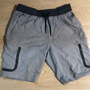 Men’s Under Armour athletic cargo shorts